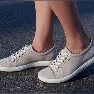 Women’s Ecco Soft Sneaker - women’s size 7